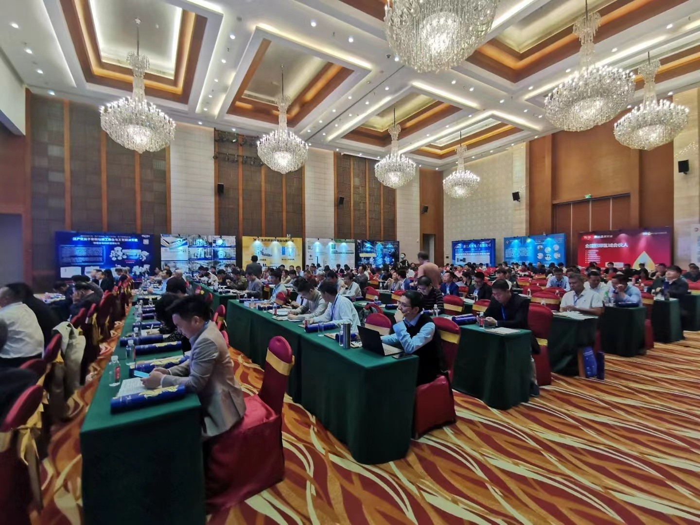 The 7th Guangdong-Hong Kong-Macao Vacuum Technology Innovation & Development Forum and the 2023 Academic Annual Conference of the Guangdong Vacuum Society were grandly held at Zhongshan Hot Spring Hotel